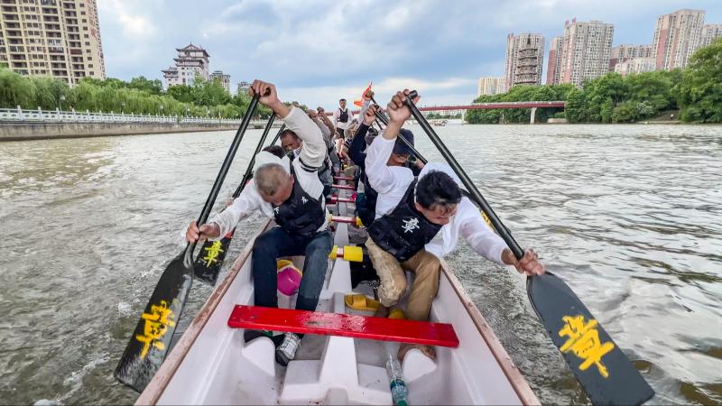 近日，江西撫州臨川區(qū)將舉辦“龍騰才鄉(xiāng) 舟耀臨水”2025臨川區(qū)龍舟文旅消費季暨“龍津里杯”第二屆端午龍舟賽。